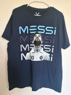 MESSI Collection Men’s XL GOAT Soccer Football Sports T-Shirt Blue White